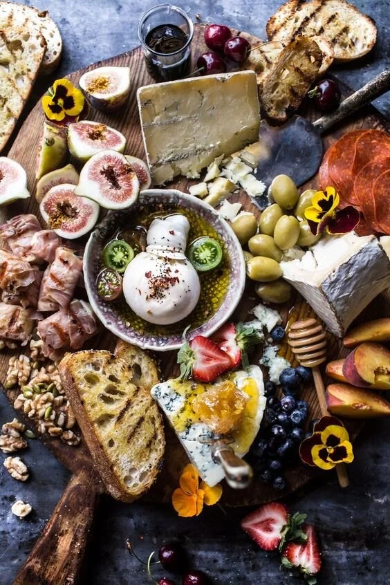 f13691dde1993fddfa53c0a8a56445dd--cheese-boards-summer-recipes.jpg