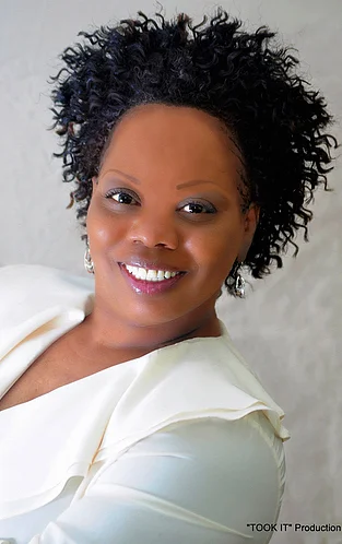 Profile Image - Jacqueline Younger.jpg
