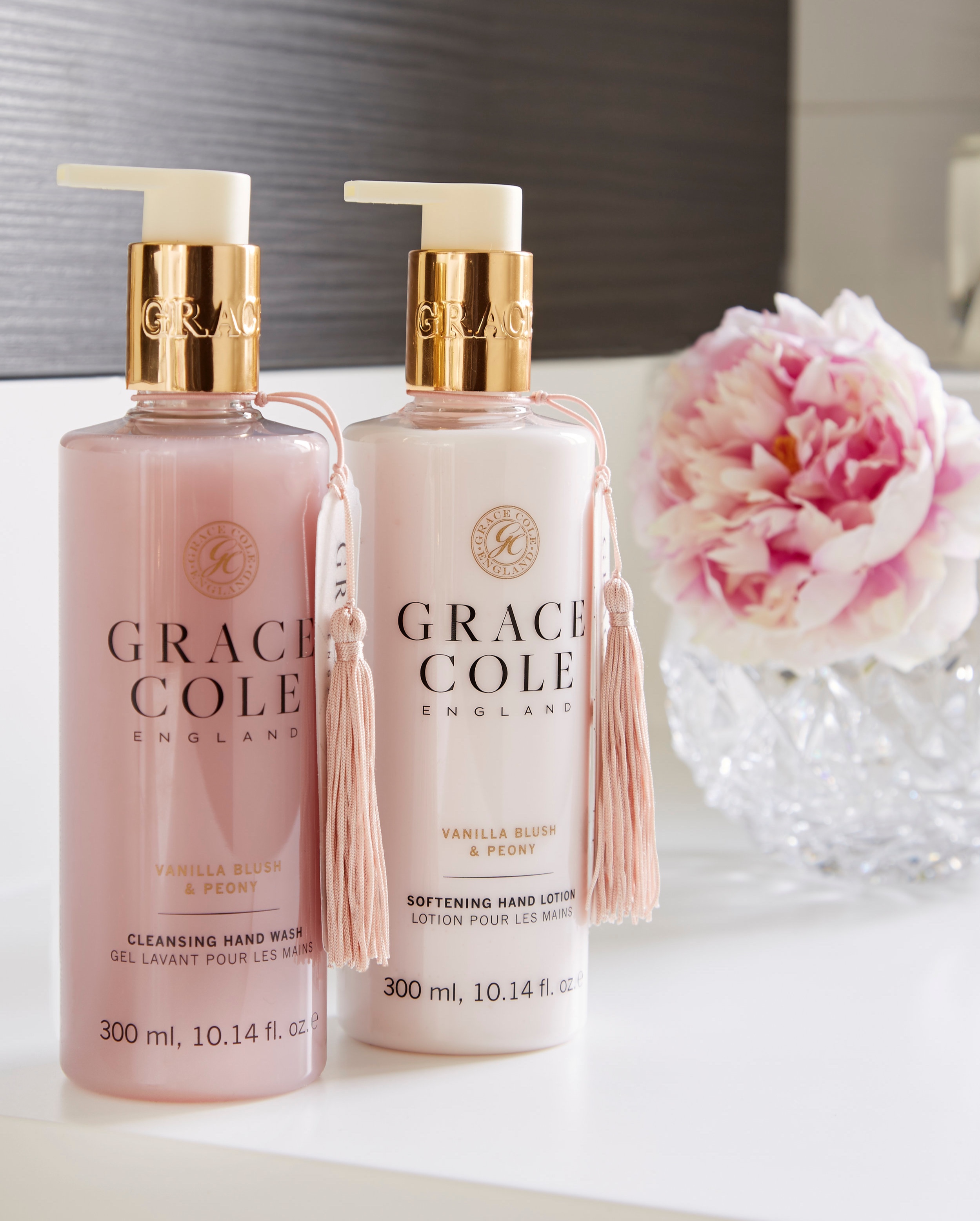 Vanilla+Blush+%26+Peony_Bathroom.jpg