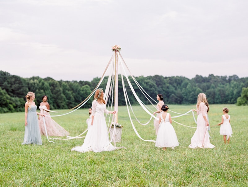 MAY DAY STYLE SHOOT ON TRENDY BRIDE