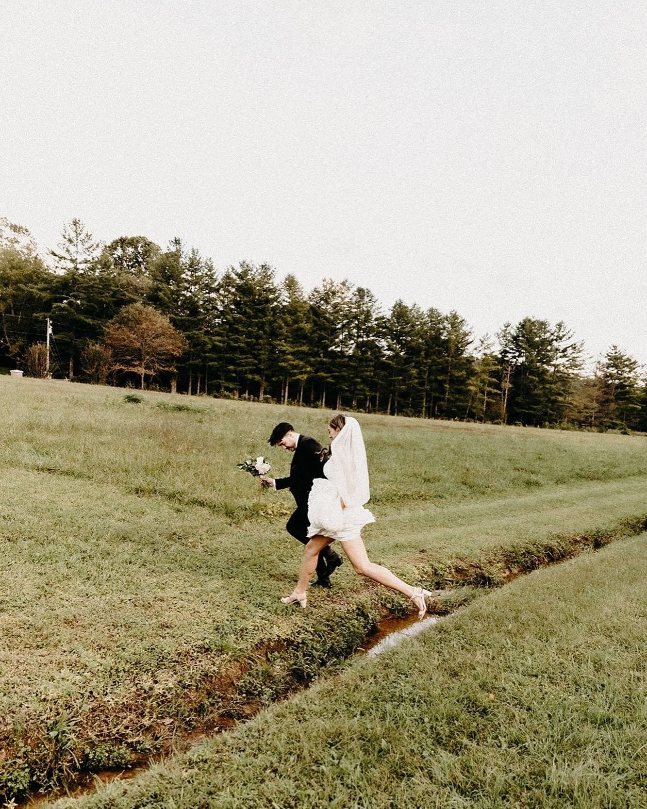 Running into the weekend like ... 
Happy Friday! 
Photography : @toujoursphoto