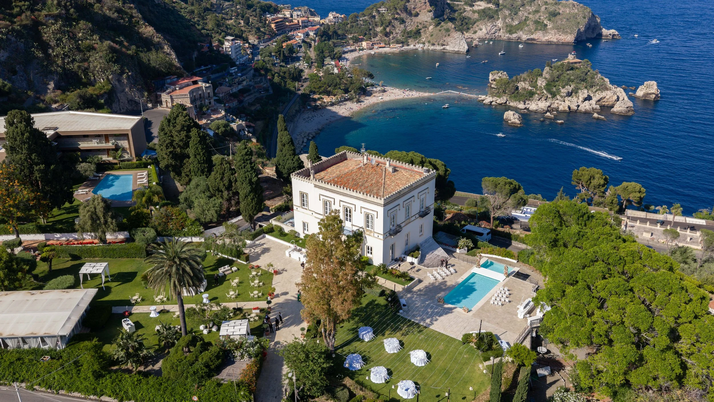 Destination wedding couple at Villa Mon Repos in Taormina, Sicily – photographed by Franklin Balzan