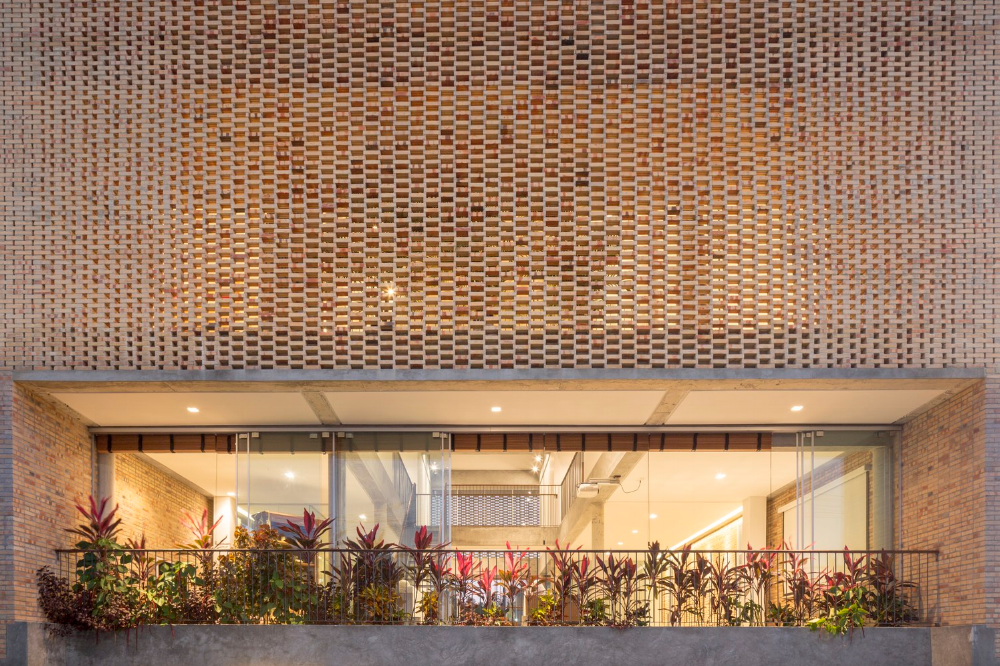 Close up of KS Residence project by Arquitetos Associados in Brazil as seen in www.archdaily.com/ Photo credit: Joana França