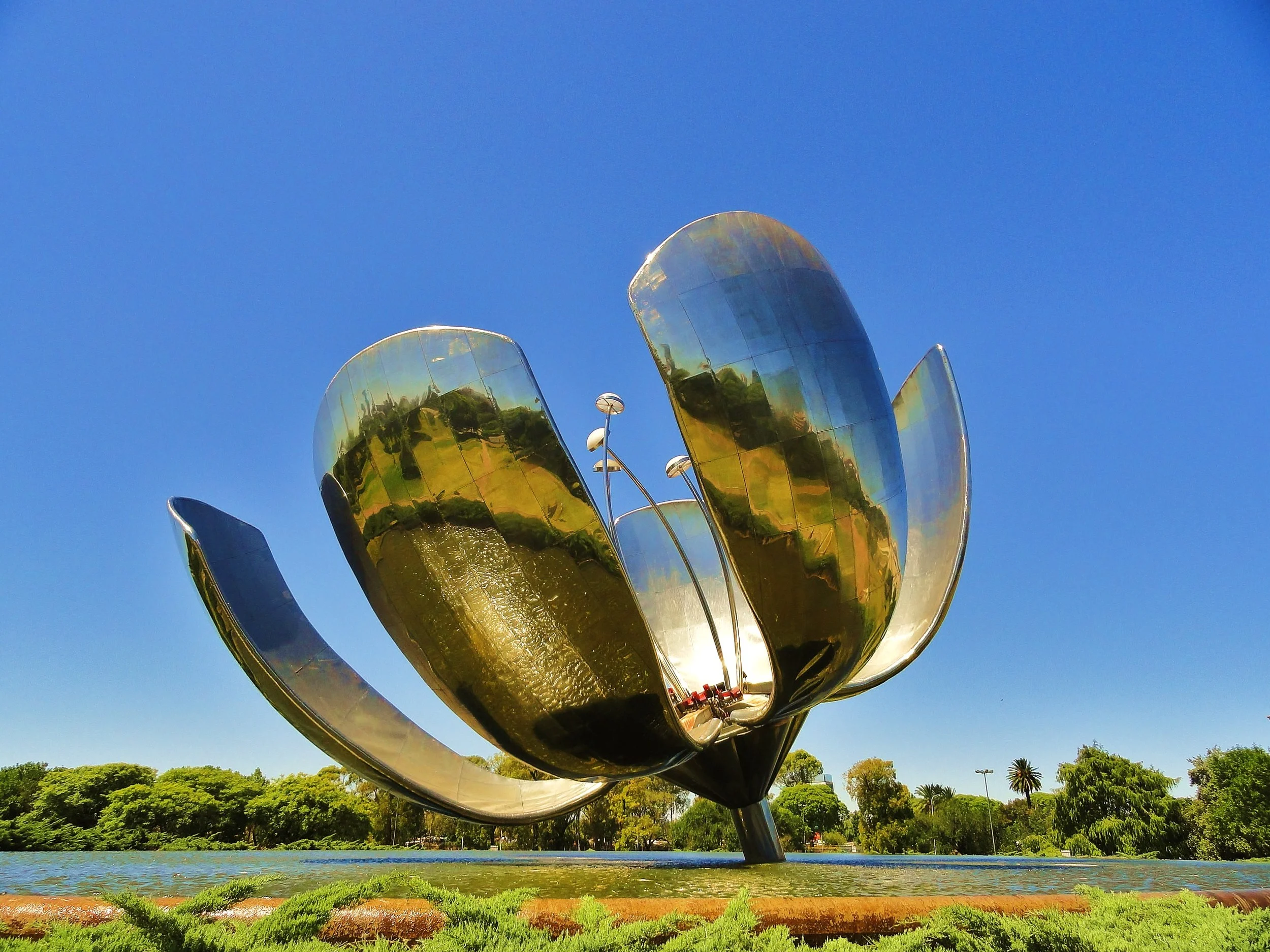 How to see Recoleta (on a budget) in a day