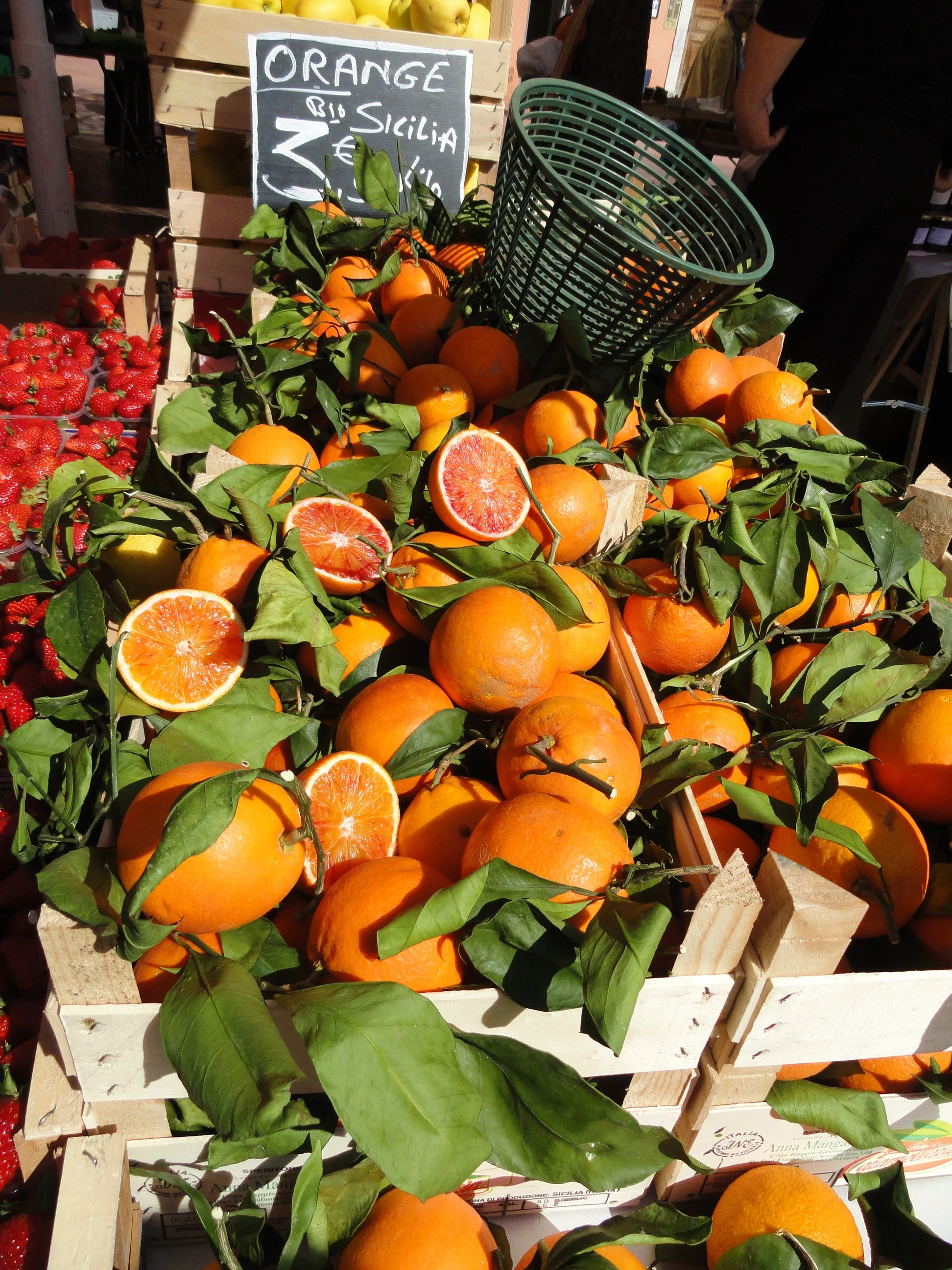 Through the Looking Glass #14: Sunday Market in Nice