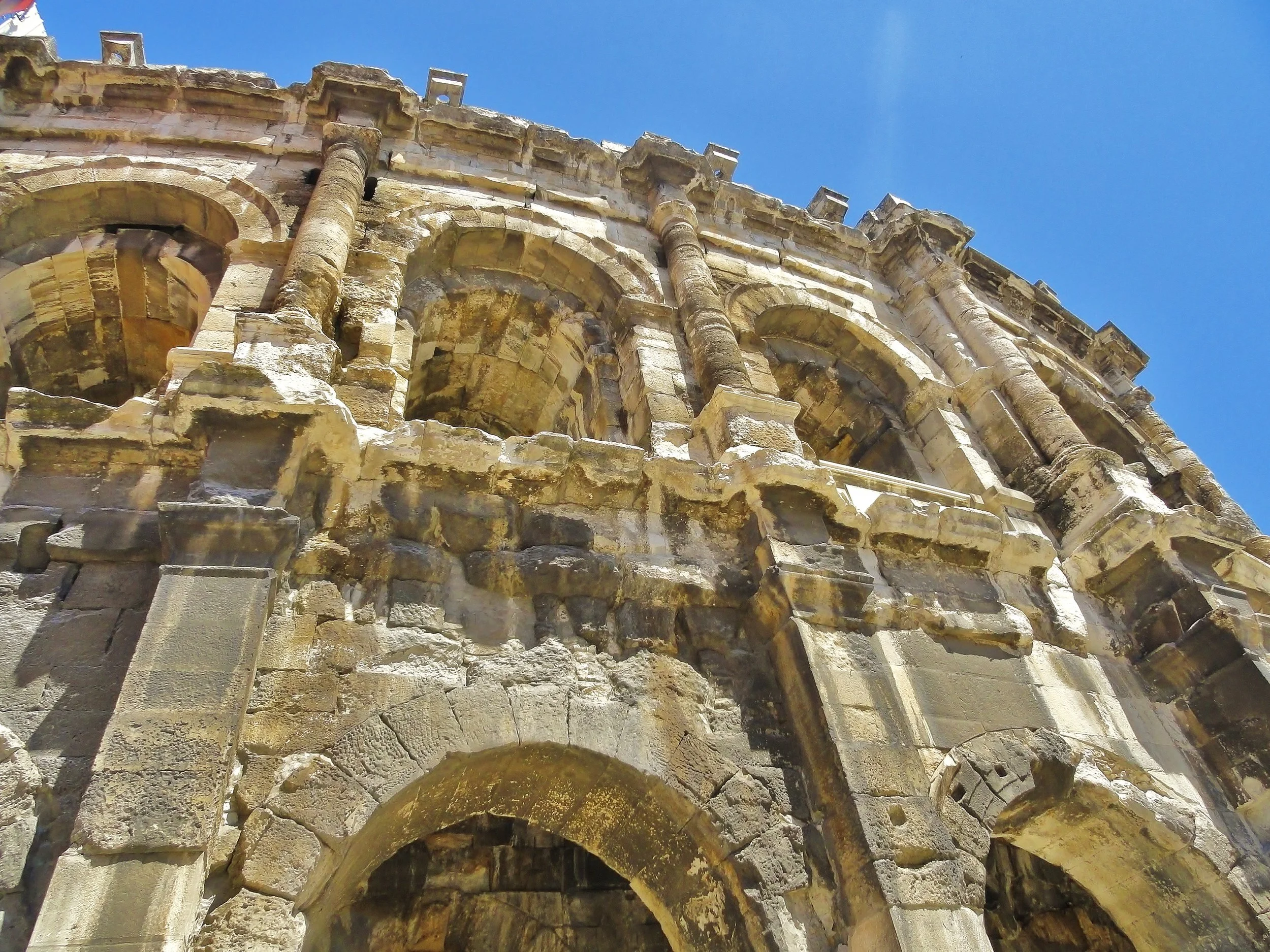Through the Looking Glass 16# : Coliseum in Nimes