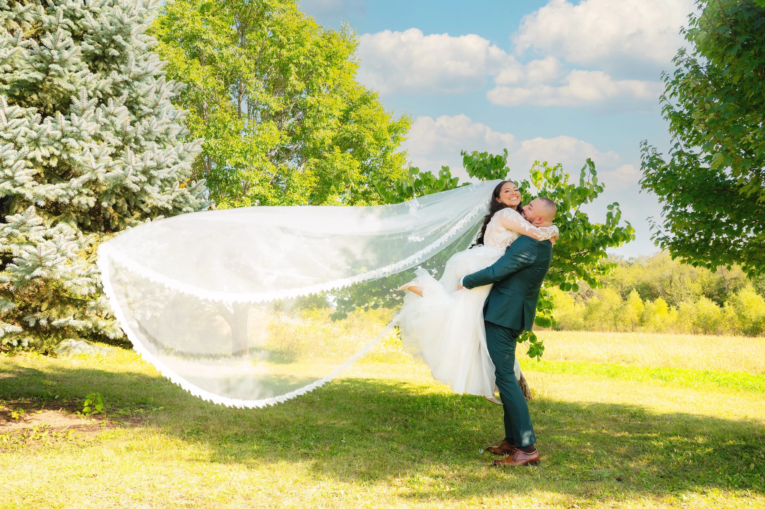 Wedding photographers in Chicago IL. We provide wedding photos and video for luxury weddings in Chicago