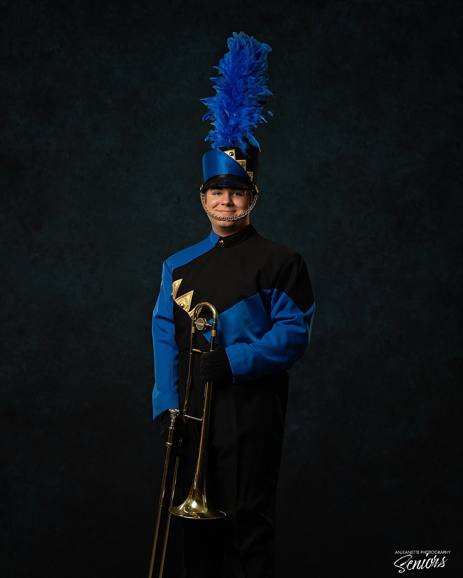   Phoenix Arizona Team Sports and Competitive Band Banner Pictures by Anjeanette Photography Graduation High School Seniors Arizona