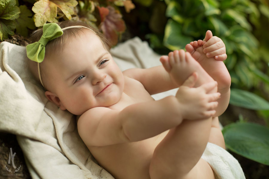  Eden loved her sweet little feet! &lt;3 
