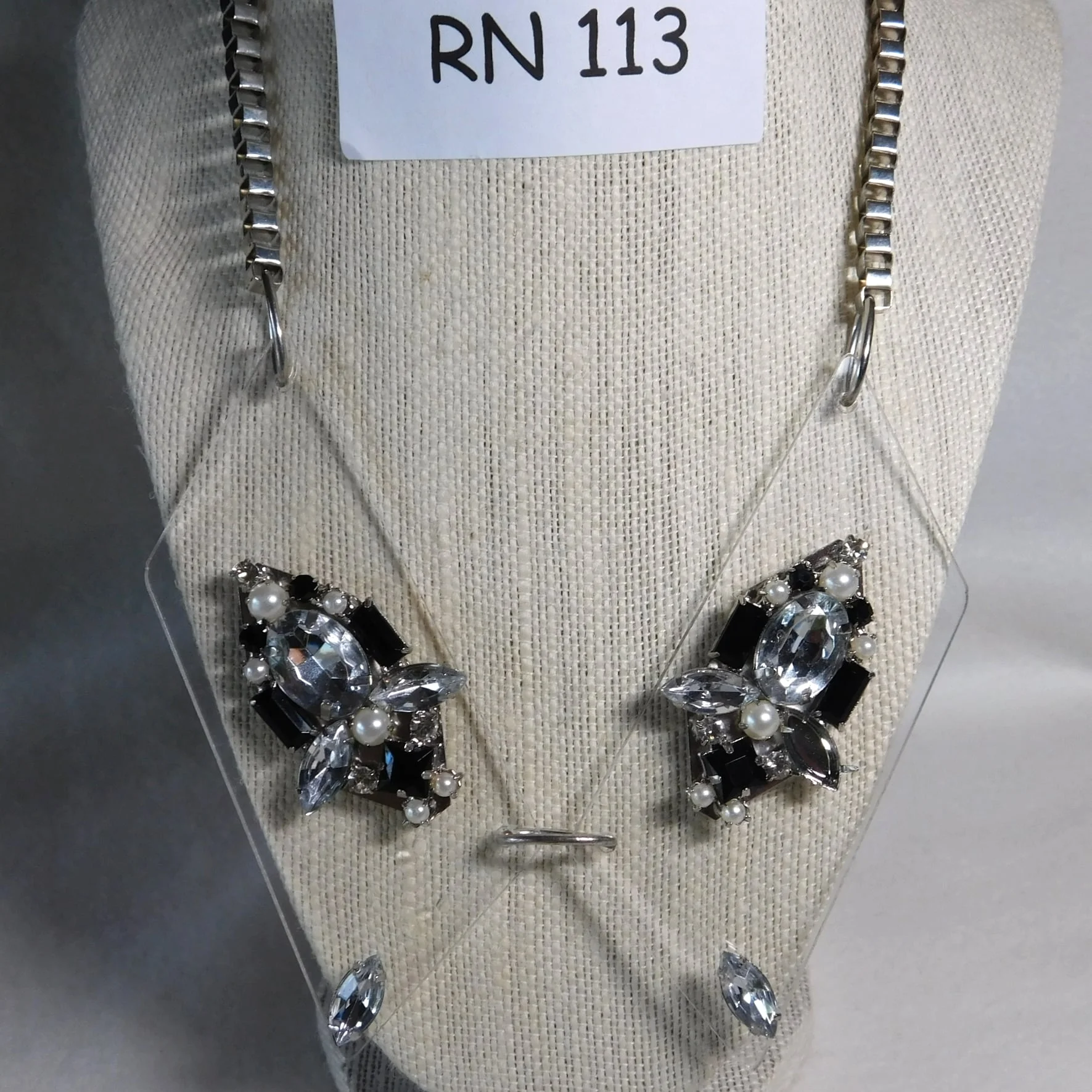  Clear rect. with rhinestone medallion 2x4"; 19-22 