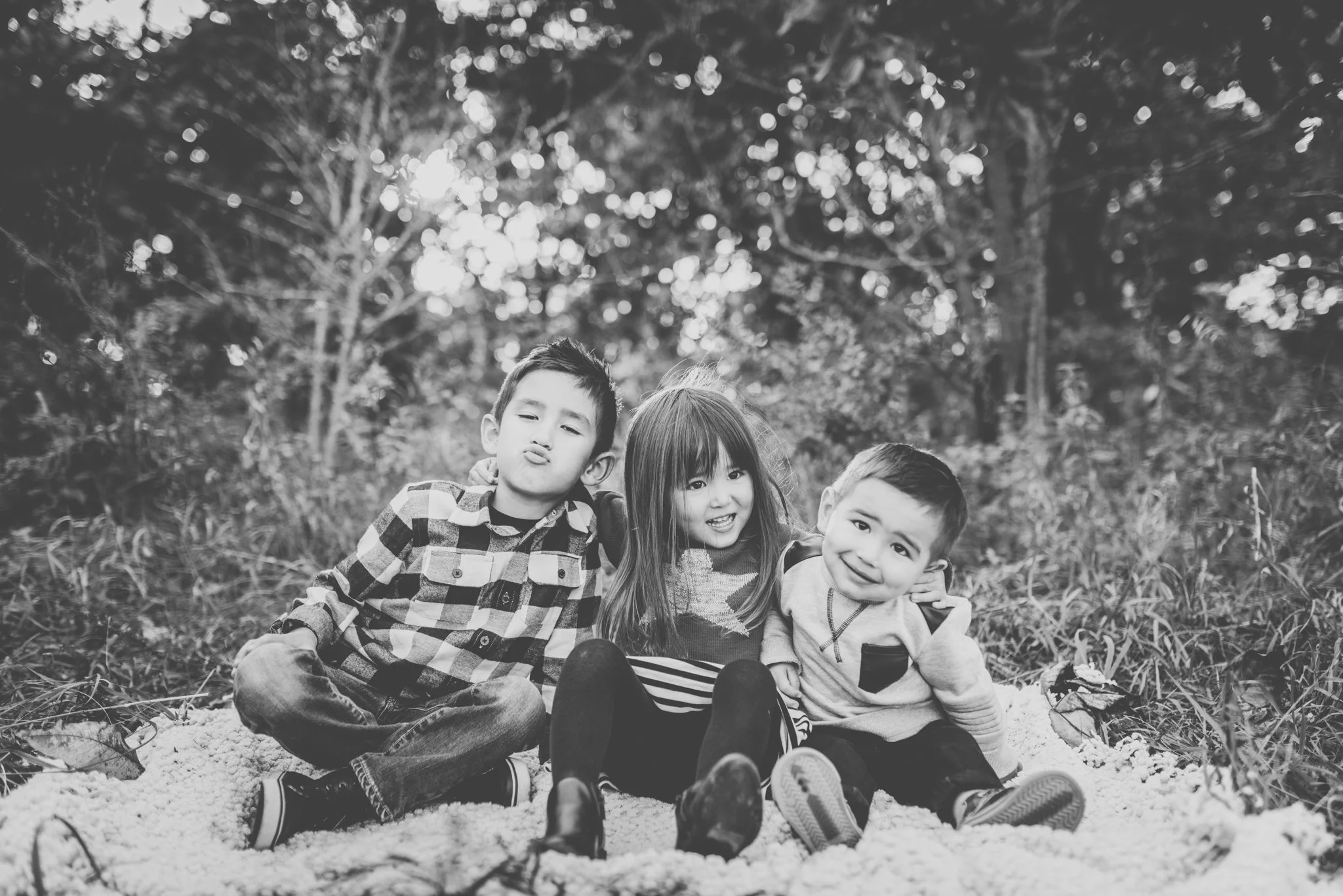Moh family photography black and white waunakee.jpg