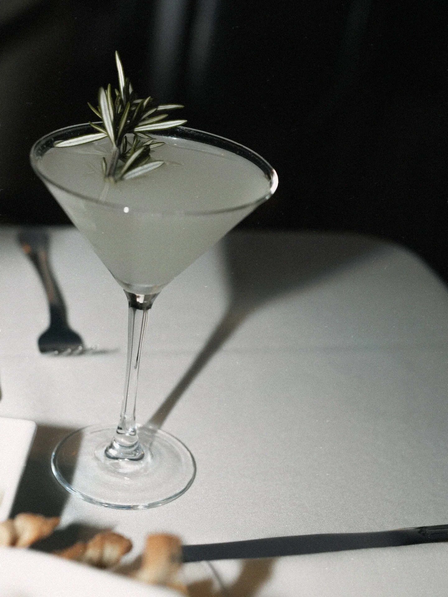 An evening begins with restraint.
Crystal. Citrus. A whisper of rosemary. 

Refined. Intentional. Italian at heart.

Join us for dinner beginning at 5:30 PM.
La dolce vita, poured perfectly. ✨

&bull;&bull;&bull;
#biceorlando #portofinobay #italianel