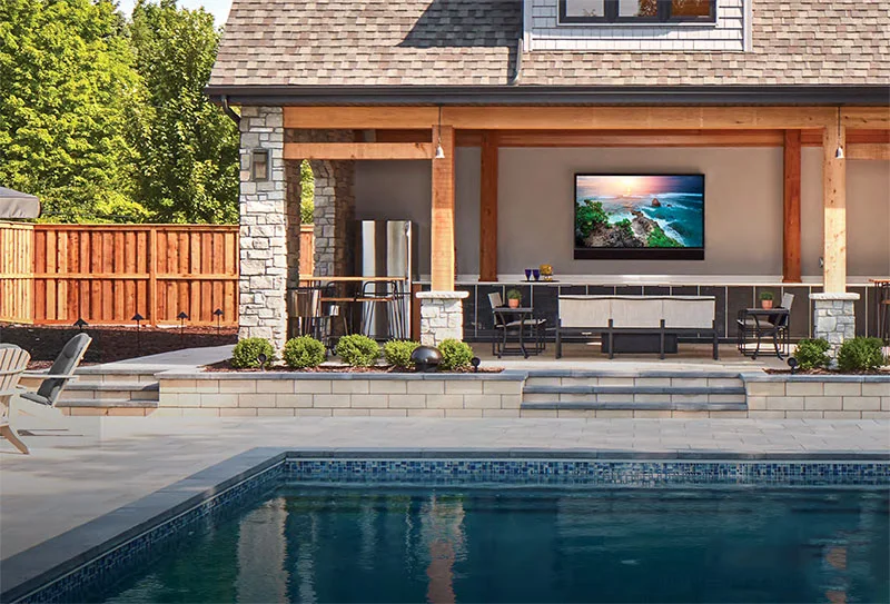 outdoor-tv-with-pool-house-email.jpg