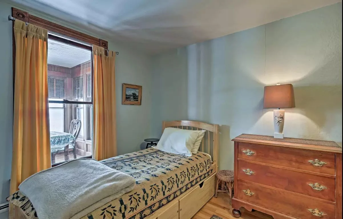 West Wing Extra twin bed off of the master bedroom