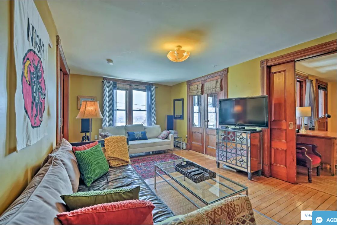 living room1.jpg