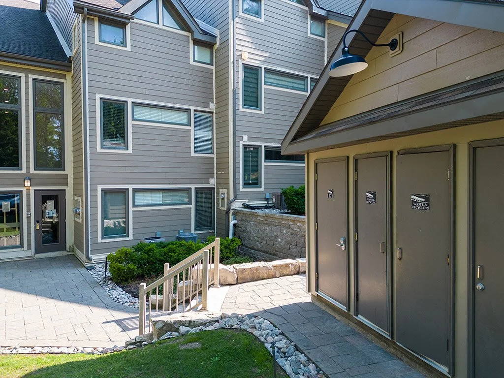 Chateau Ridge Unit 121 MLS and Web 008.jpg