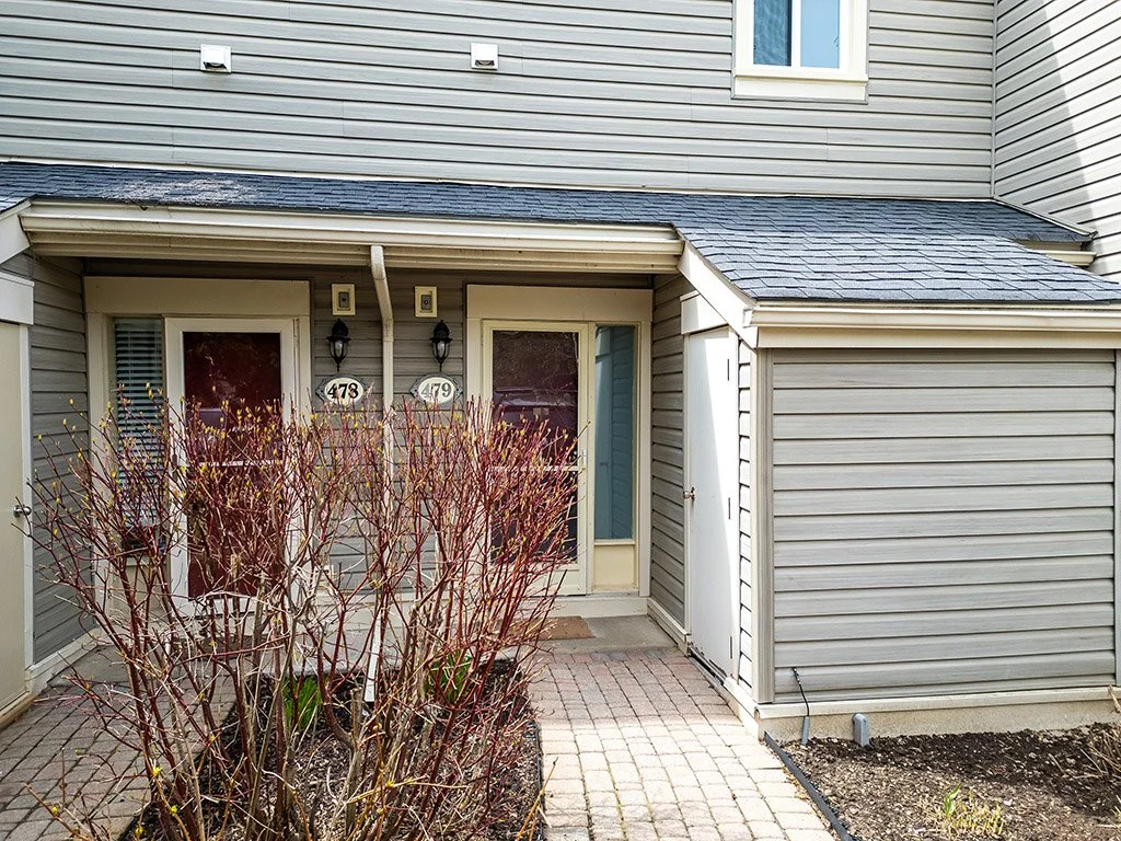 479 Oxbow Crescent Summer MLS and Web 07.jpg