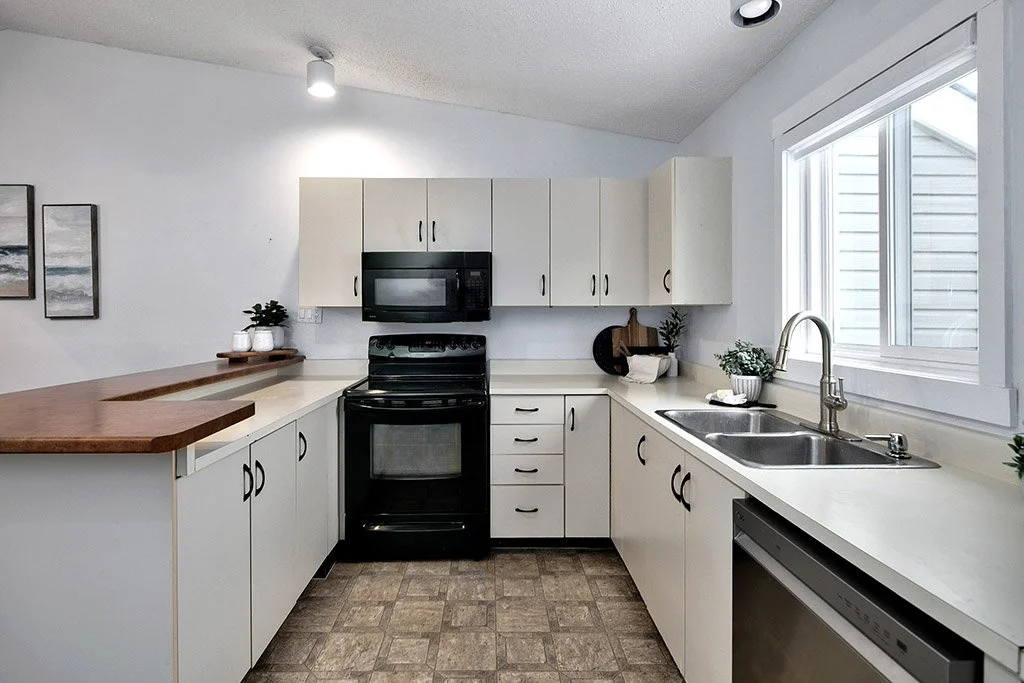 479 Oxbow Crescent Summer MLS and Web 12.jpg