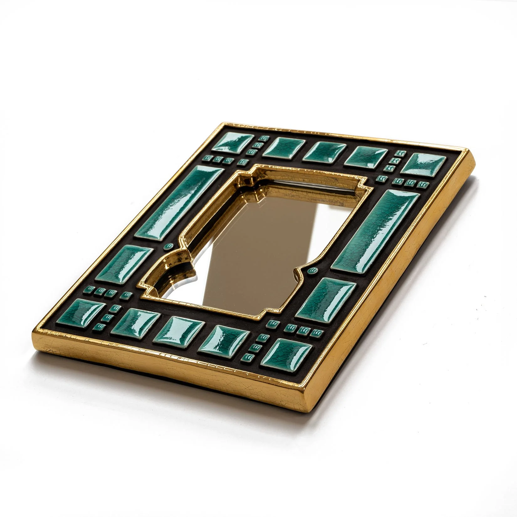 lecaro_turquoise_angle.jpg
