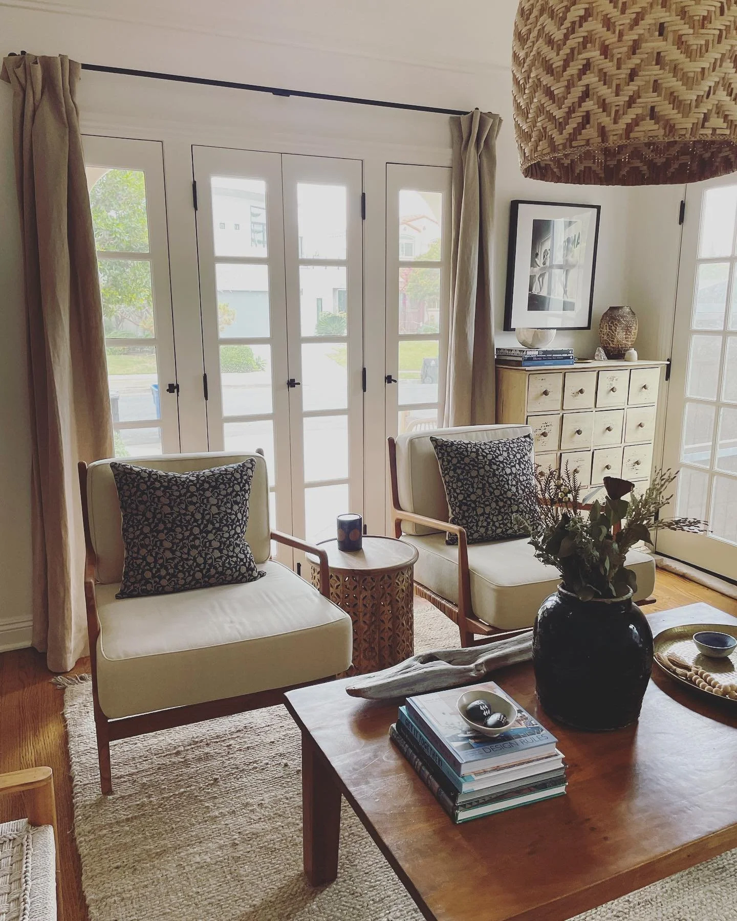 Scored these new pillows from @danielleoakeyshop and they are everything!