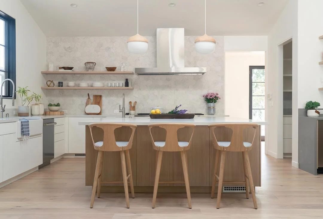 Almost there! This kitchen is 99% complete, so excited to share this brand new construction project I am wrapping up. More pictures soon!!!
&bull;
&bull;
&bull;
#HolmbyDesign #interiordesign #light #kitchen design #design #kinfolk #thehappynow #pursu