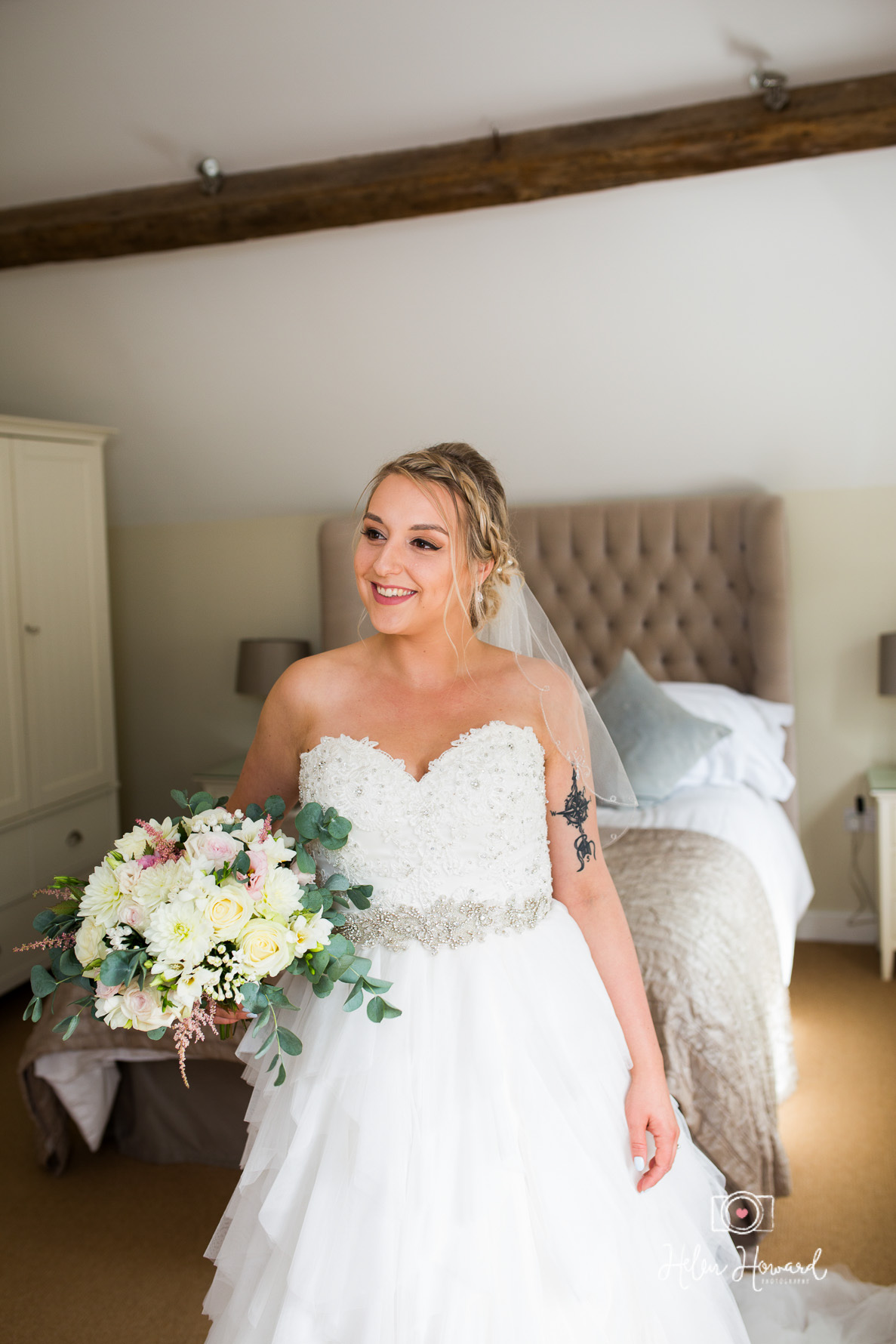 UK Barn wedding photographer 