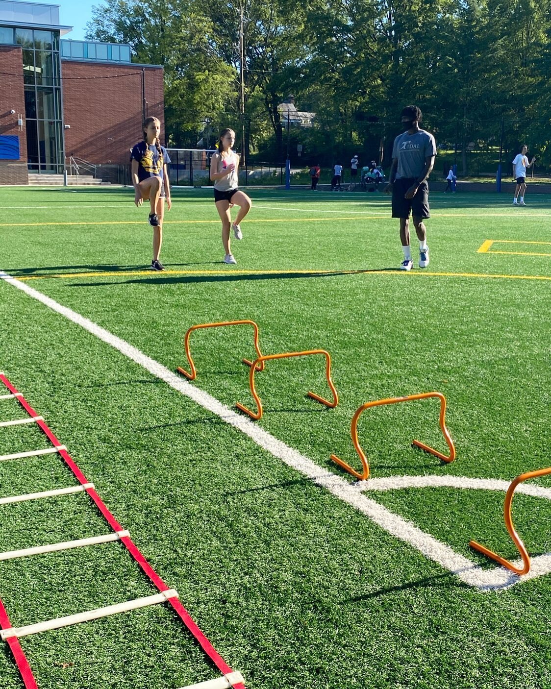 Getting our bodies movin&rsquo; and groovin&rsquo; with key movements during our warmup before the fun begins 💪🏼🦵🏼

Join us @ Murch Elementary every Wednesday 6:00pm 

#AthleticSkillDevelopment #ASD #TidalEPC #Sports #SportsSkills #Athlete #Young