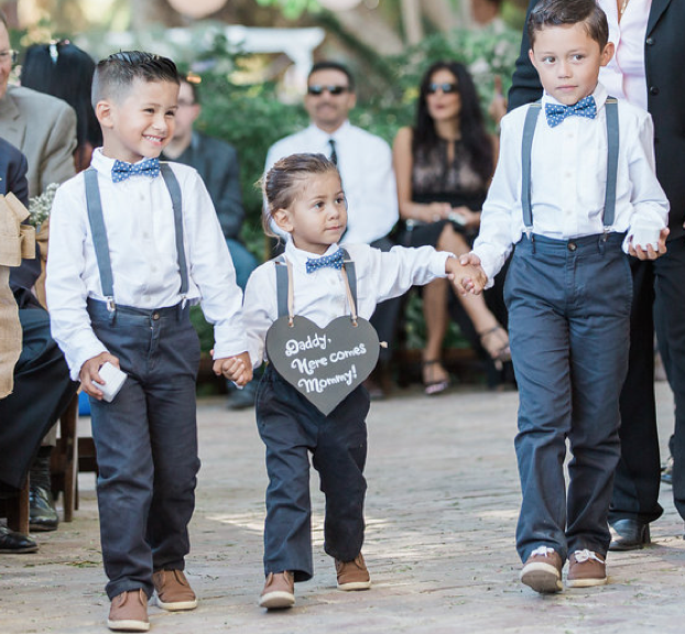 DADDY, HERE COMES MOMMY!