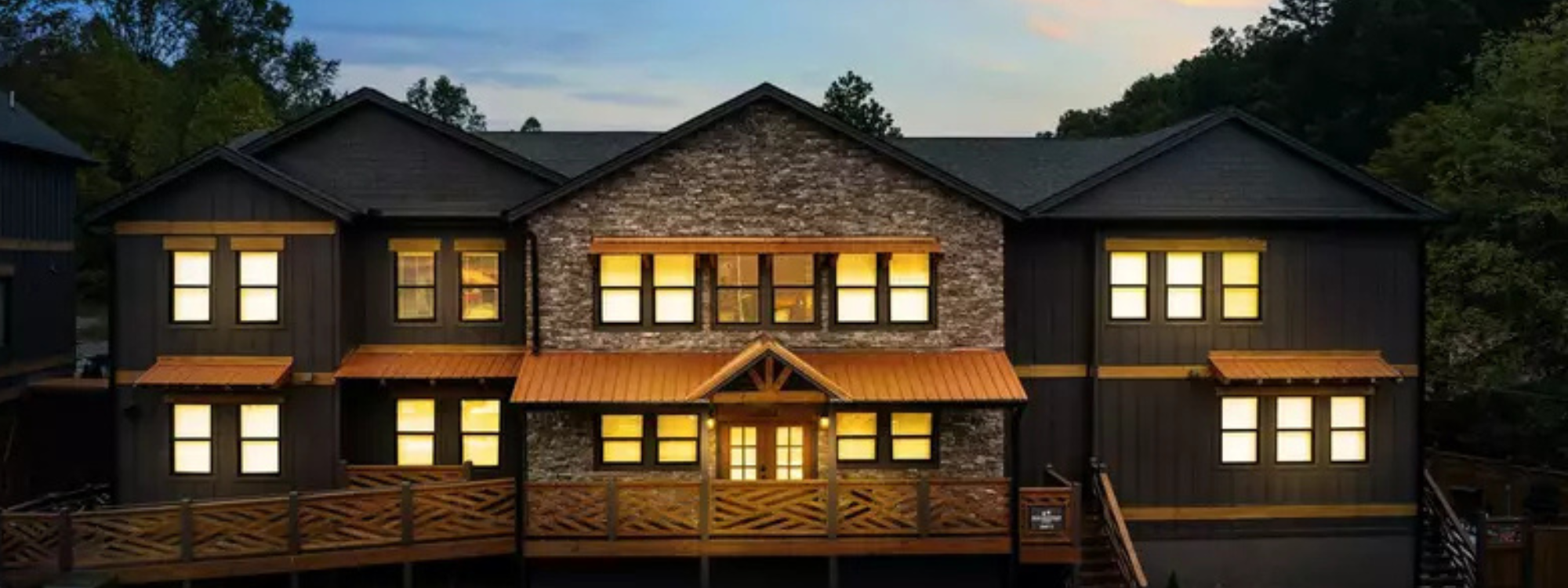 Exterior photo of Bear Mountain Lodge at Dusk