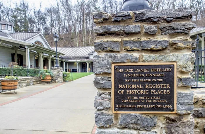 jack-daniels-distillery-tour-historic-.jpg