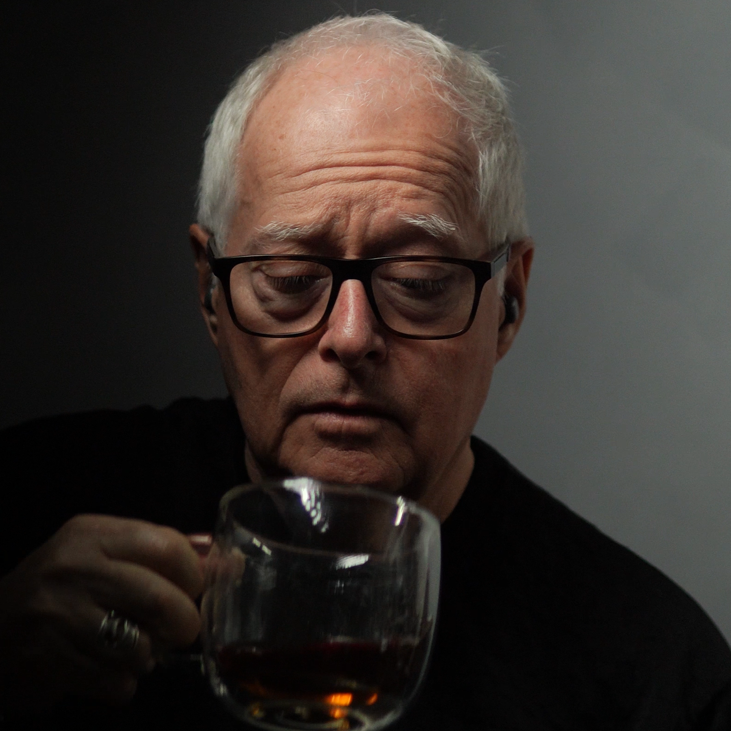 black_shirt_tea_sqr.png
