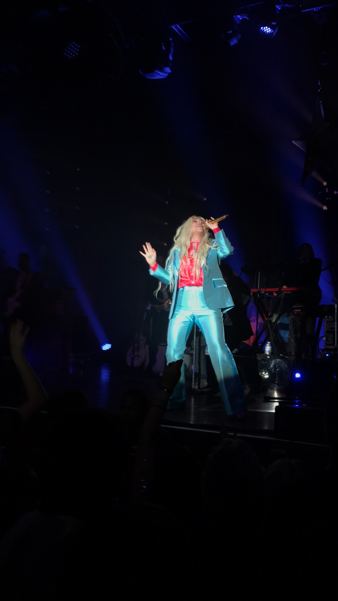 Kesha The Magical Glitter Experience That Was The Rainbow Tour