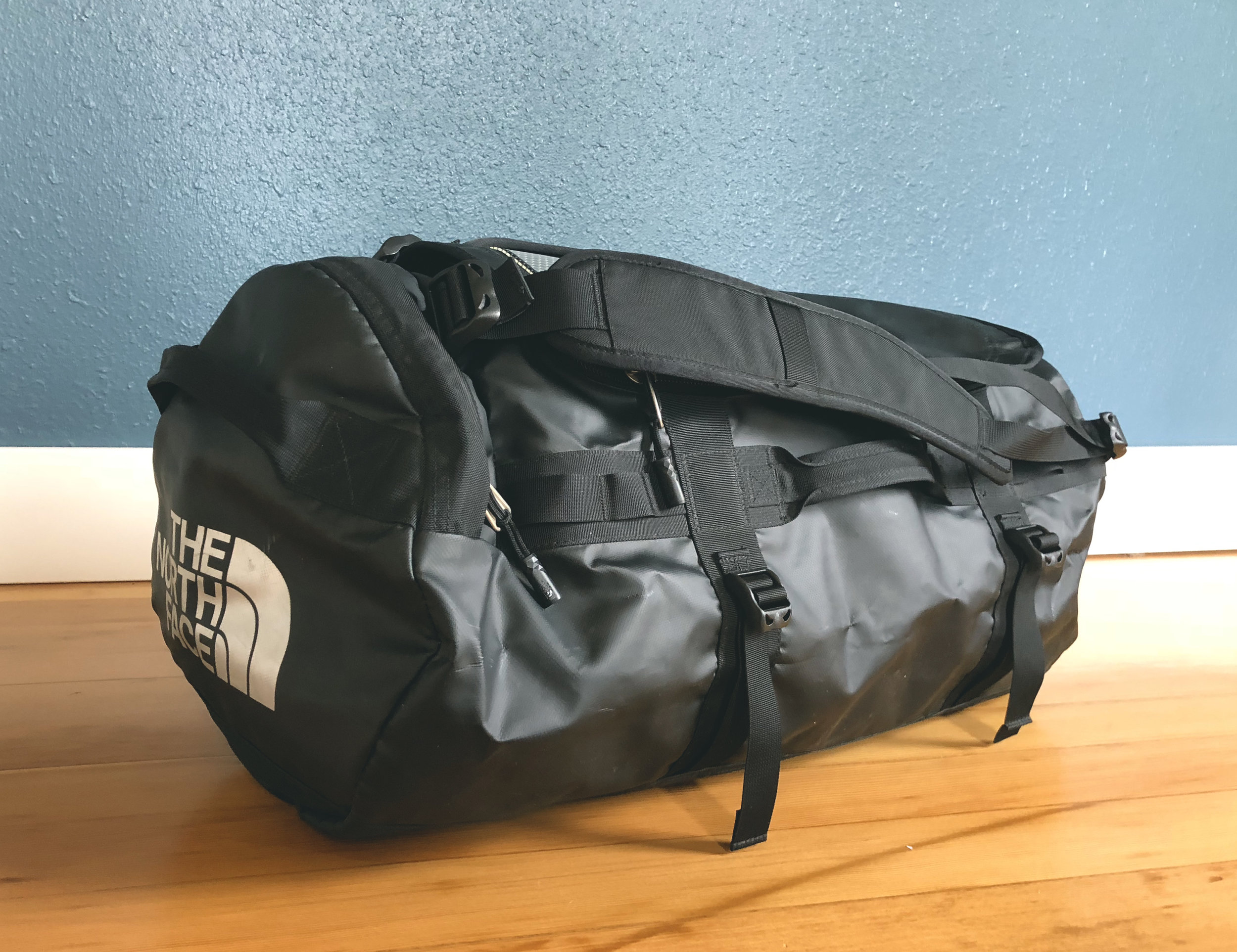 jogger Miniatuur B.C. Gear Review: The North Face Basecamp Duffel Bag — The Professional Amateur