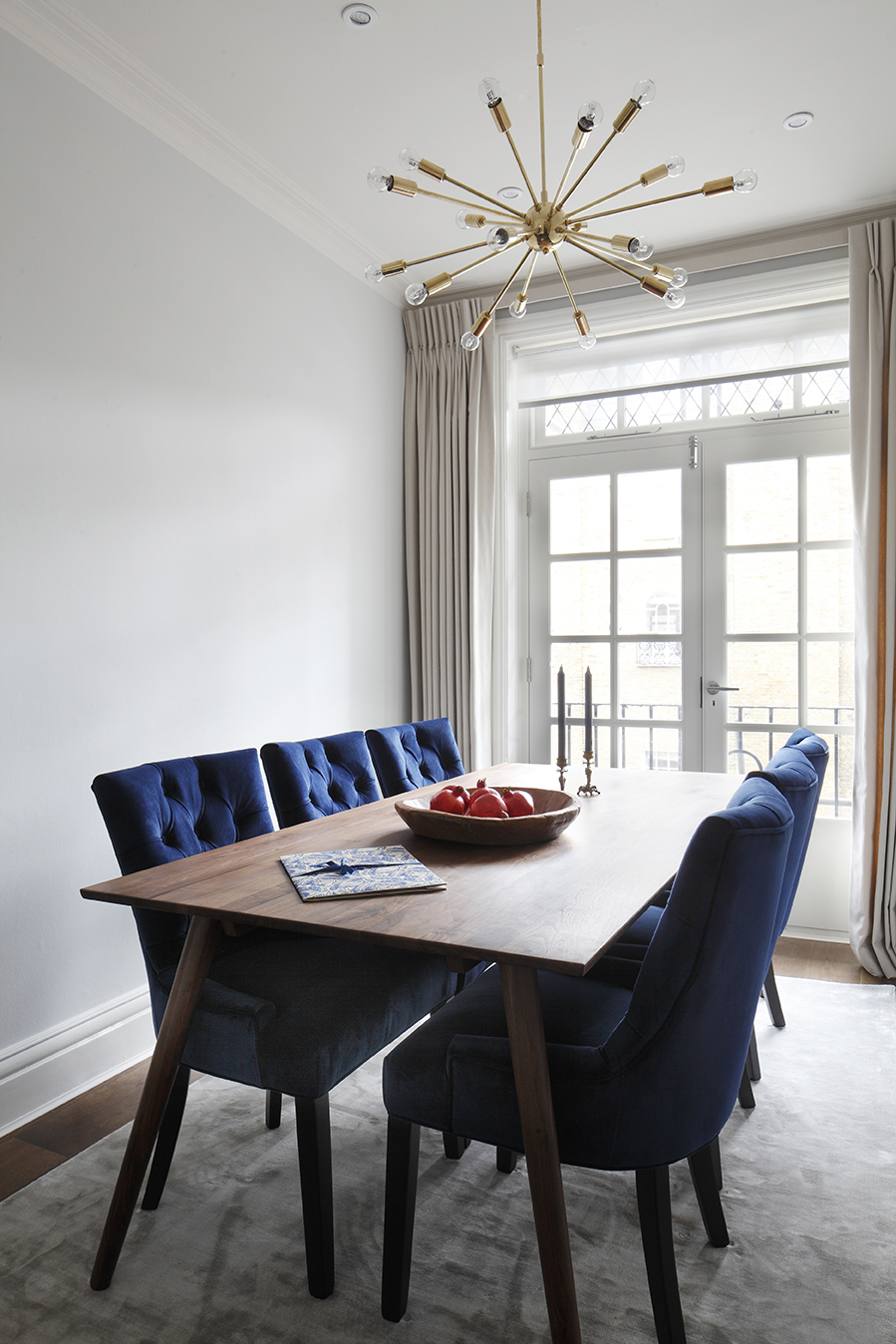 NW1 - Dining room - Displaying the dining table & sputnik light - LO.jpg