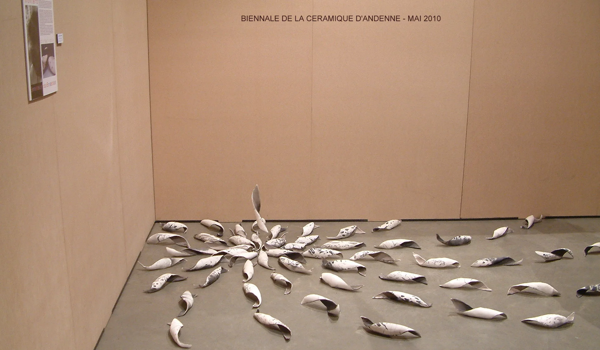 Panem et circenses (2010) - Biennale de la céramique d'Andenne (BE) Ceramics (paper-clay), naked raku.