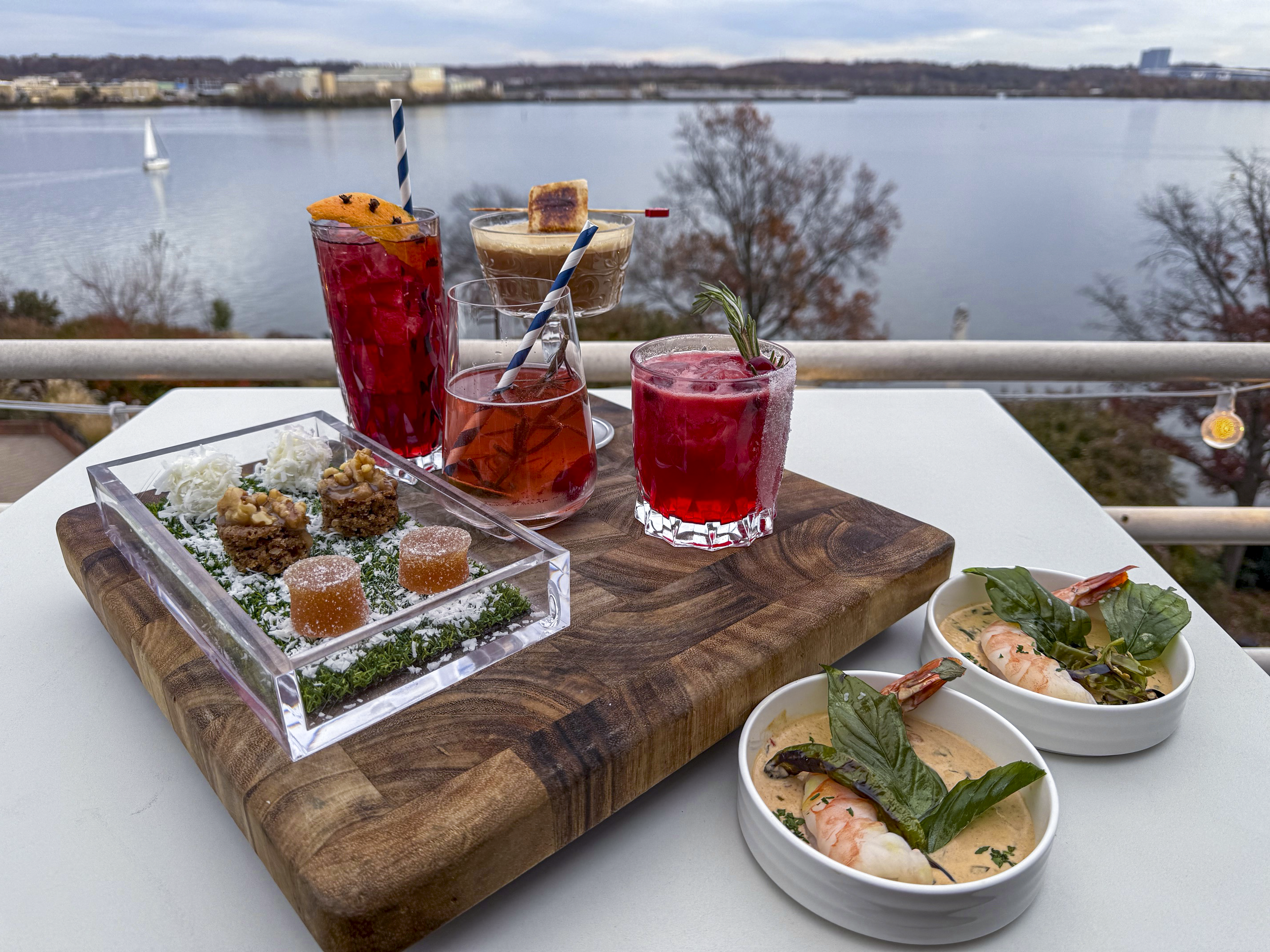 Holiday Themed Social Hour at Jula's on the Potomac