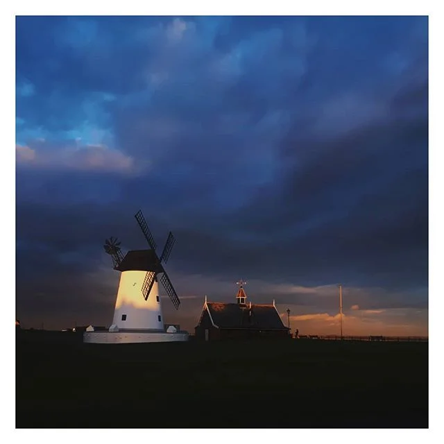 🎢 not the big dipper - first time in Blackpool. Northerners are nice.

#sunset #north #northwest #blackpool
#windmill
