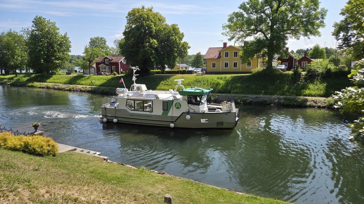 Passasjerfartøy frå Fjord Shuttle på sjøen