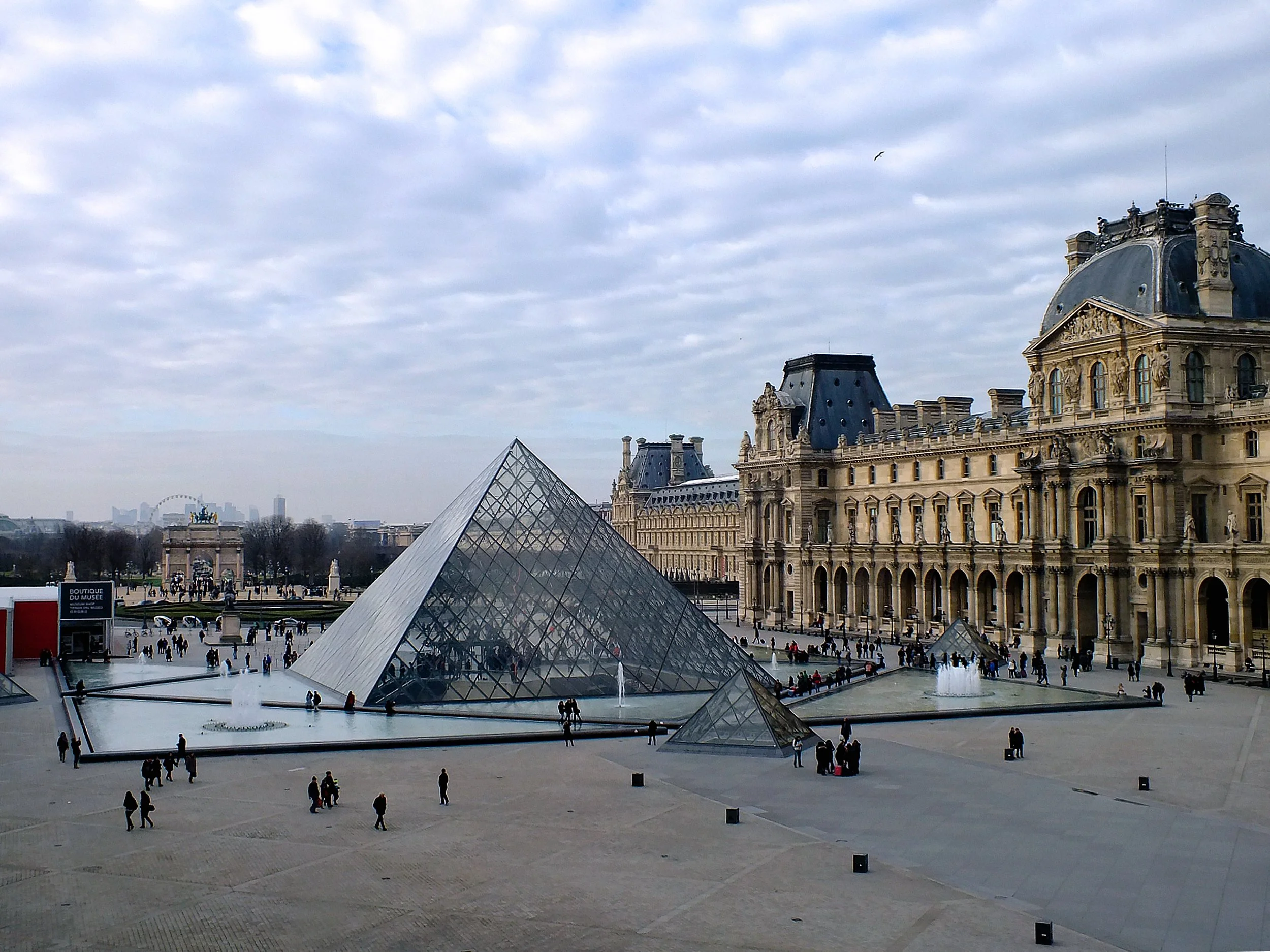 The Hotel Regina in Paris is within walking distance of The Louvre and many other attractions