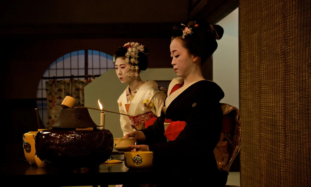 Tea ceremony photo by Phil Balchin via flickr.