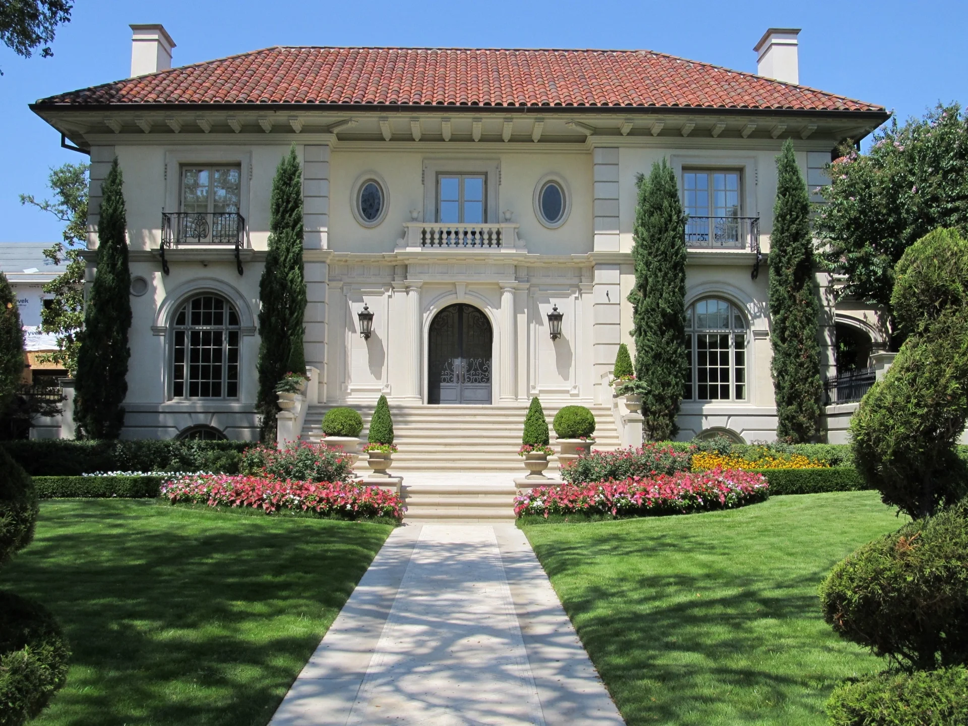 2017-12-12 A elegant-landscaped-mansion.jpg