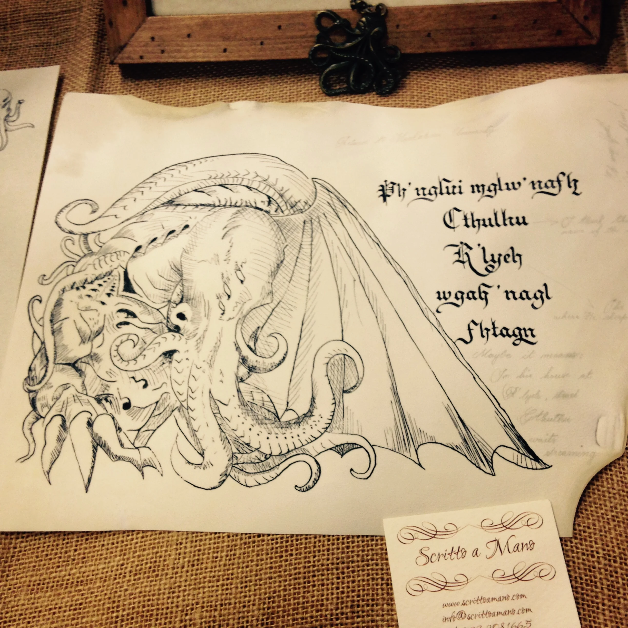 “ Scritto a Mano ”, Pagina del Necronomicon annotata