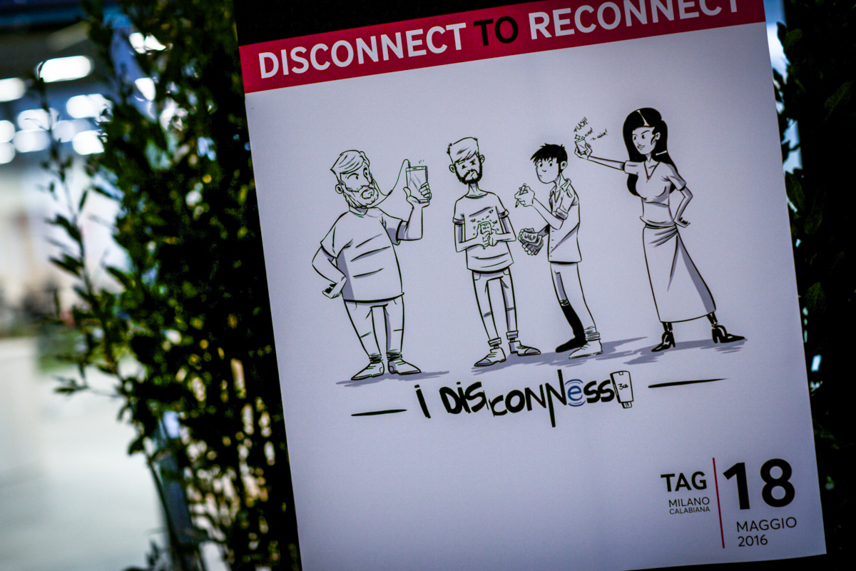 I Dis/Connessi danno benvenuto agli ospiti dell'evento