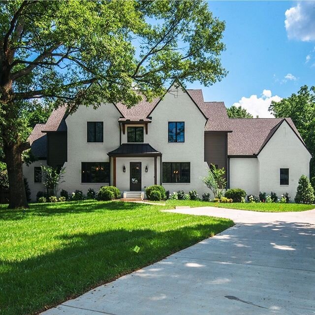 ⁣
What is your favorite detail of this custom exterior? 
#chandelierdevelopment #nashvillehomes #nashvillegram #customhomebuilder #customhome #middletn #frontdoors #homesofinstagram