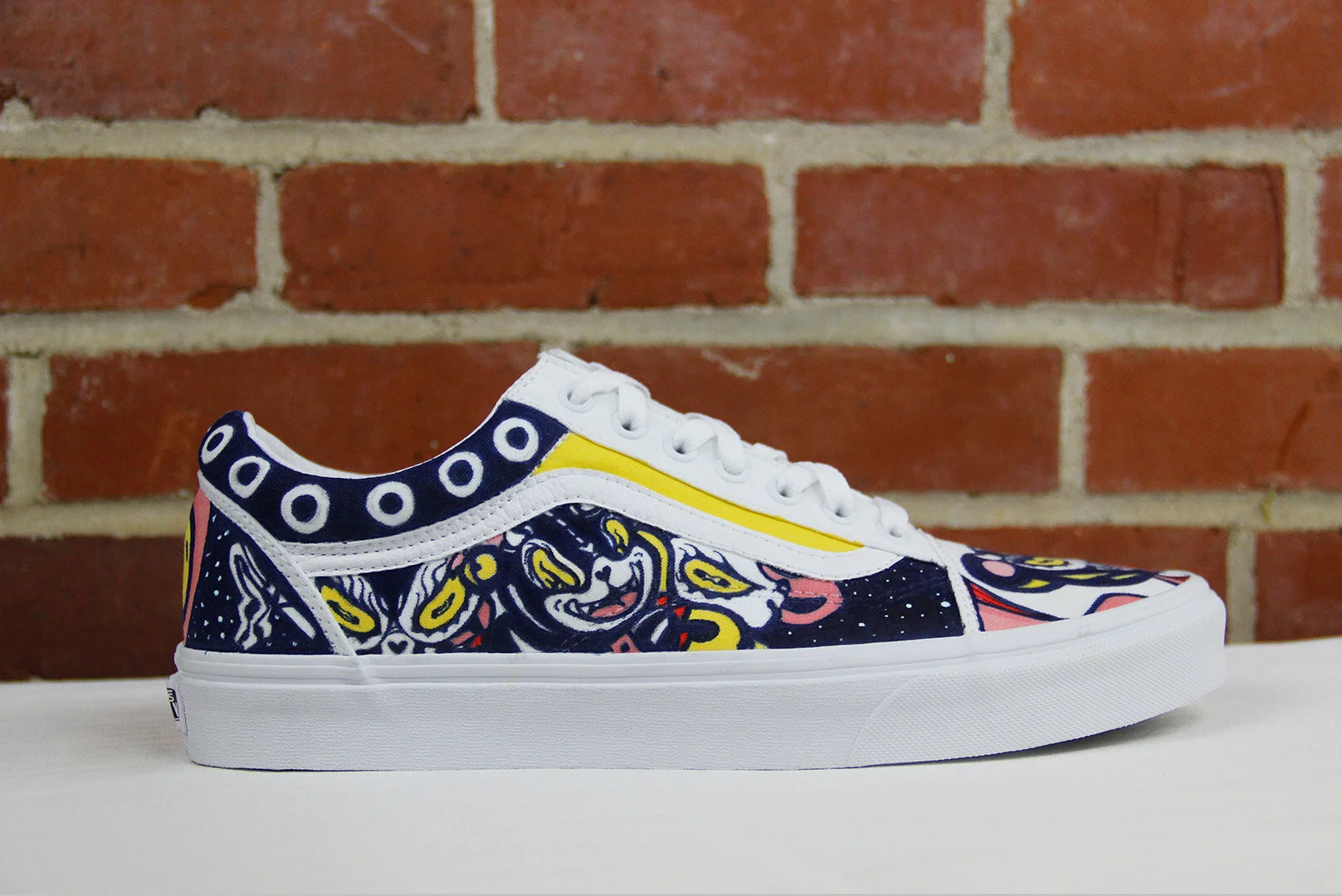 Shoeoutside_shoe.JPG