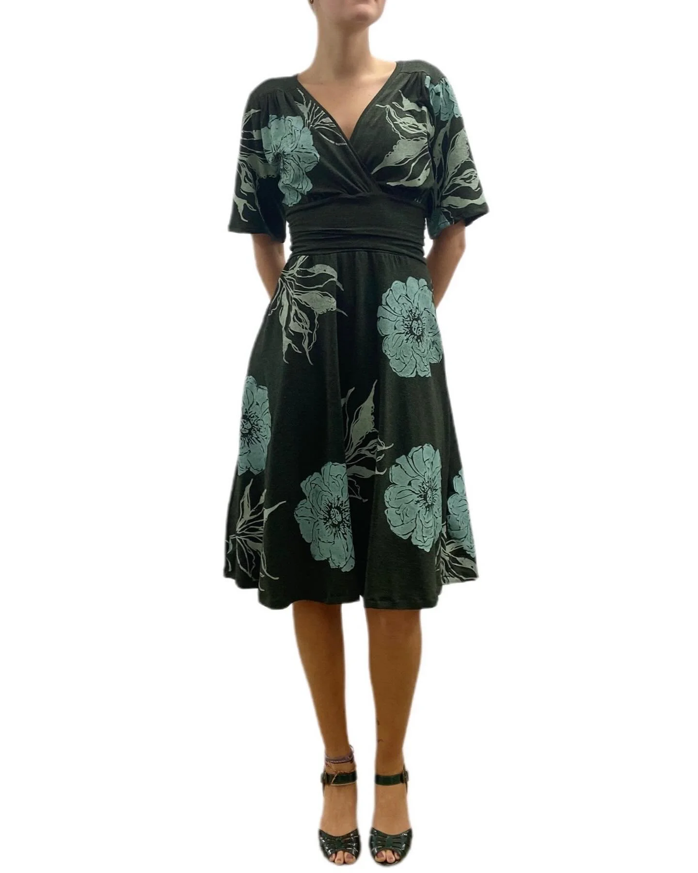 Printed Lucia Dress - hand printed with our Peony Print on a cloud-soft organic cotton blend jersey . Available now in 4 colours , 8 sizes and 3 lengths . And as always &hellip;  handmade in Canada ⭐️
#sustainablefashion #madeincanada #ethicalfashion