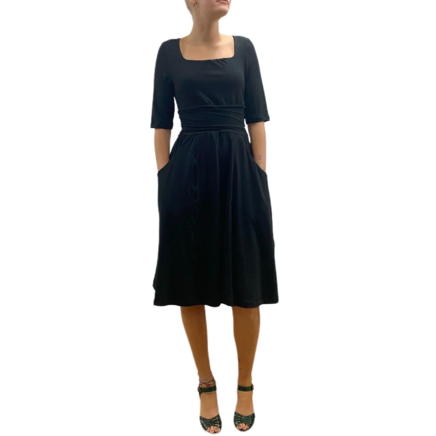 Our Olivia Dress - proudly handmade in Canada ⭐️⭐️⭐️8 sizes . 5 colours . 3 lengths . Find your perfect fit .