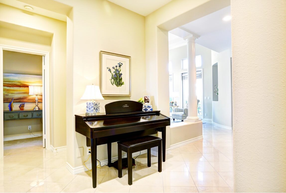 A piano is a perfect accessory. 🎶⁠
⁠
#interiordesign #interiordecorator #designer #interiors #lacanada #lacanadaflintridge #pasadena #sanmarino #sierramadre #californiainteriors #interiors