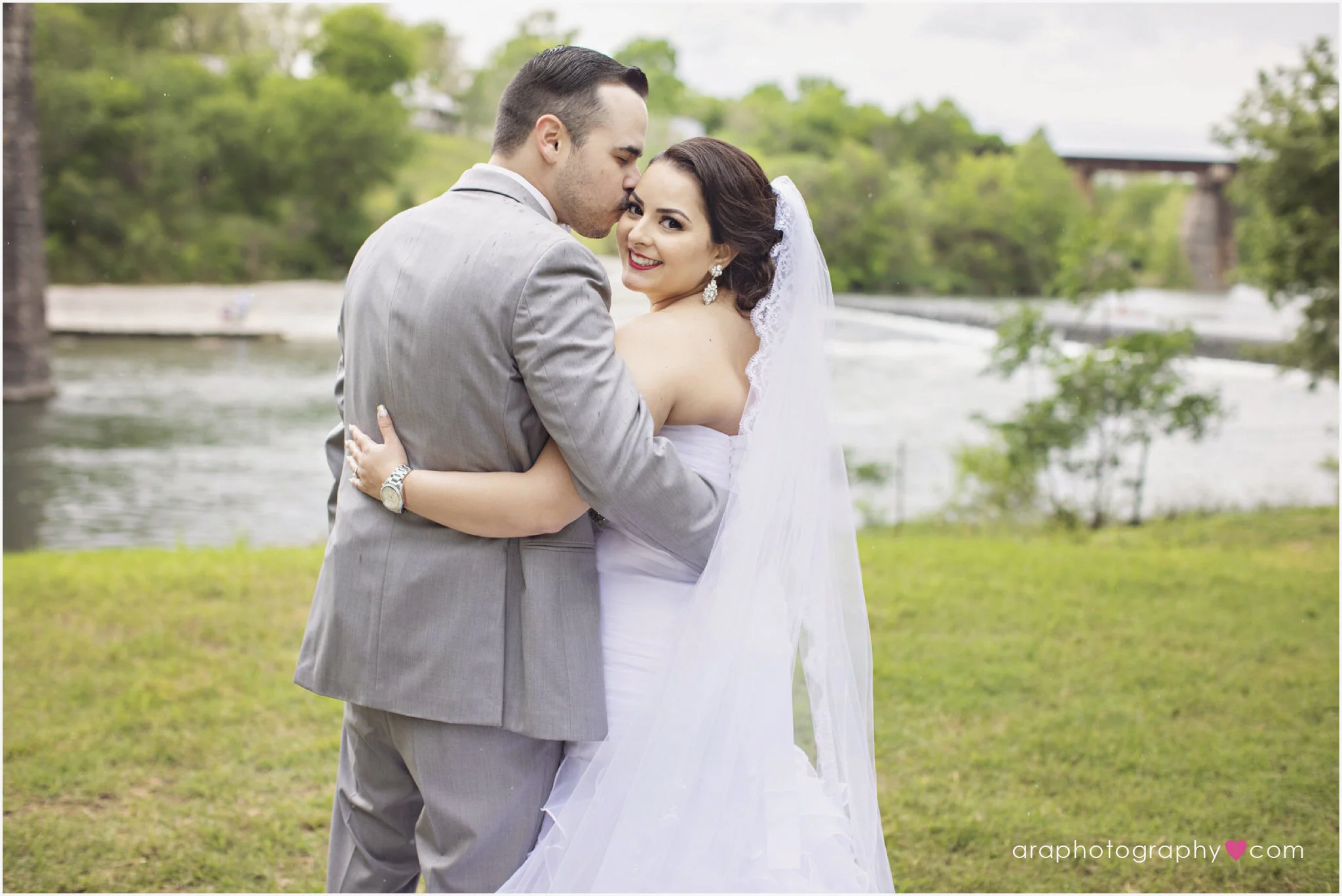 New_Braunsfels_Wedding_27.jpg