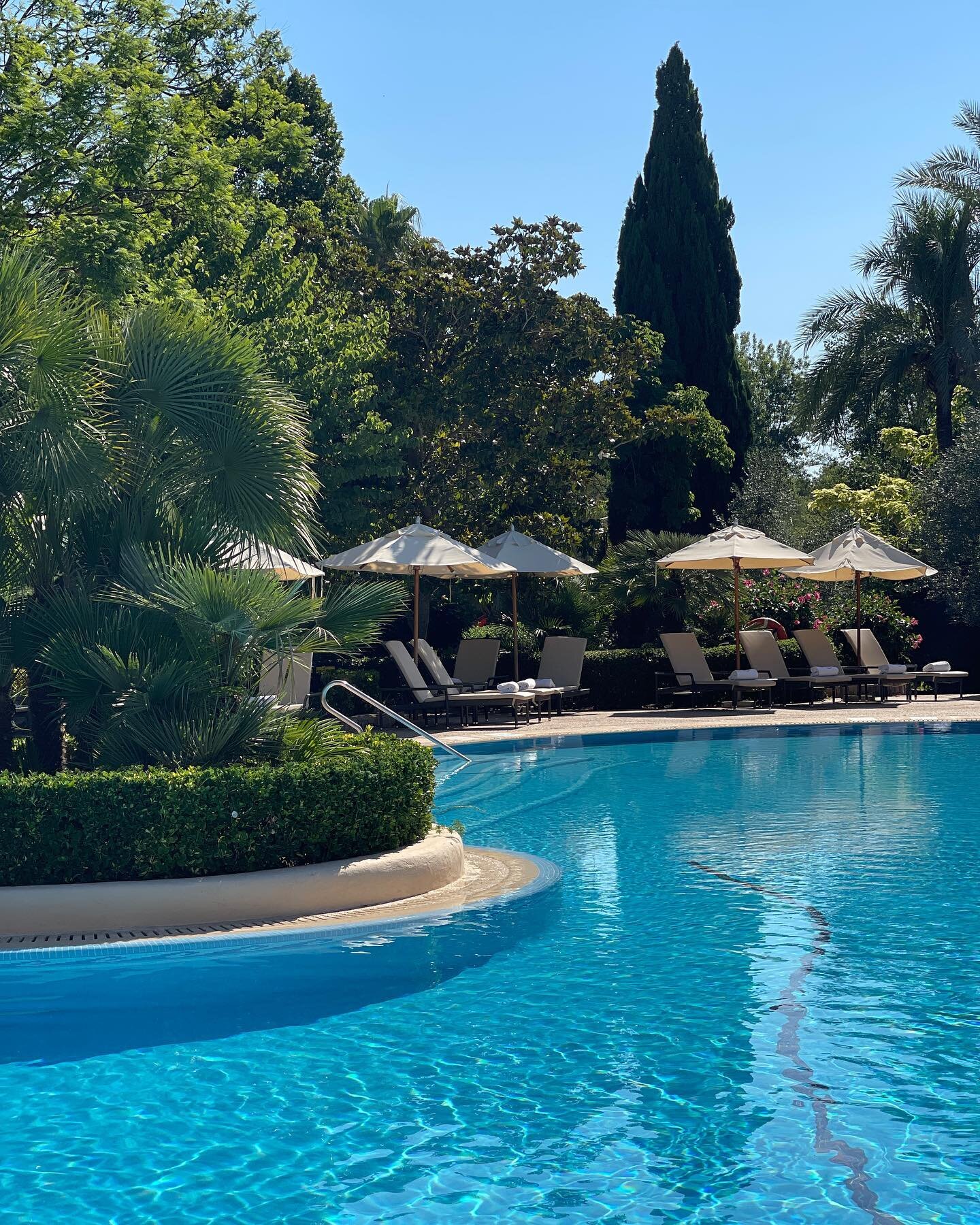 Minusgrader ute og vi dr&oslash;mmer oss bort til varmen. Nytt reiseinnlegg fra Palma. Familieferie p&aring; @sheratonmallorca ☀️ 
Link i bio.